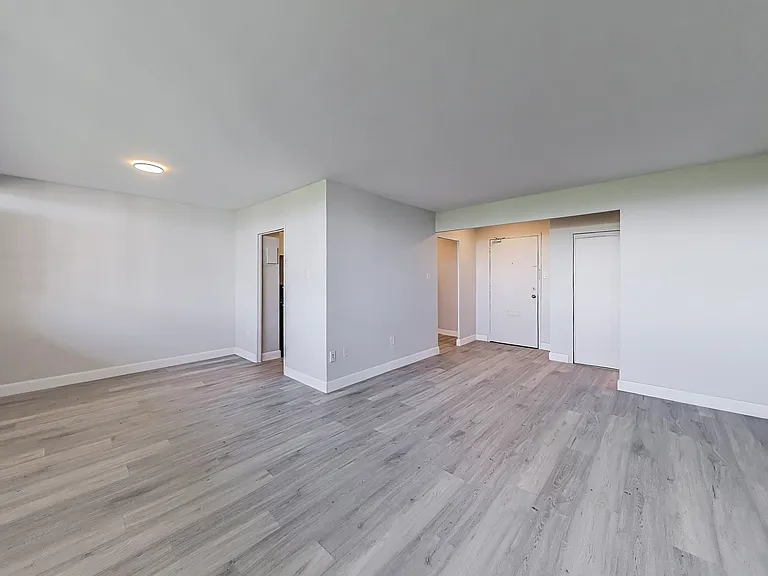 65 Thorncliffe Park Dr #1404 — Photo 10