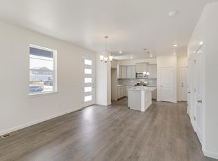 21741 E 7th Ave, Aurora, CO 80018