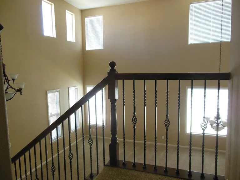 3121 Knightsbridge Dr — Photo 3