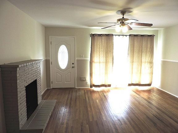 3rd image of 4428 Cabrillo Way