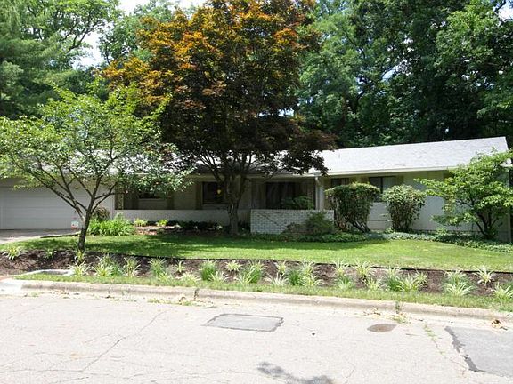 2nd image of 406 Village Dr