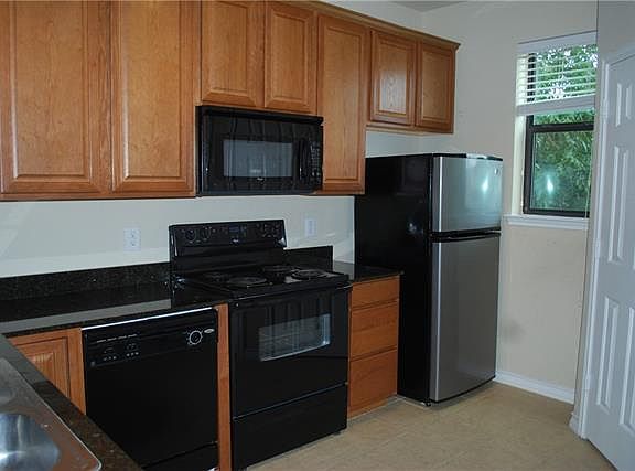 2nd image of 904 Glenn Crossett St