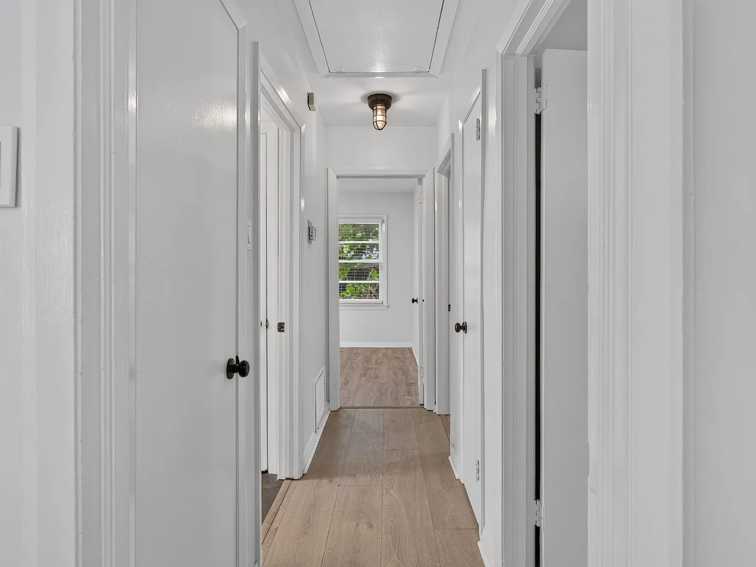 3 bed, 960 sqft, $2,200 — Photo 4