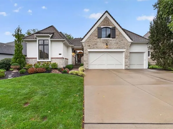 15216 Fontana St, Leawood, KS 66224