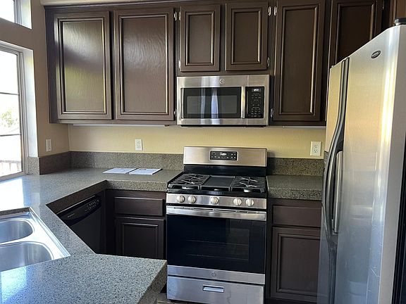 3rd image of 174 Montara Dr