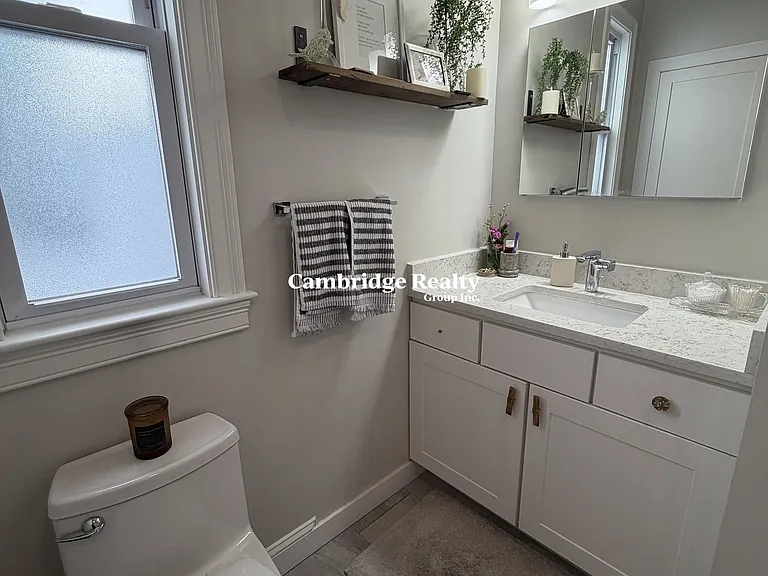 440 Windsor St #2 — Photo 9