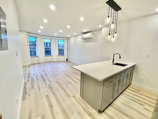 1st image of 218 Cumberland St APT 4A