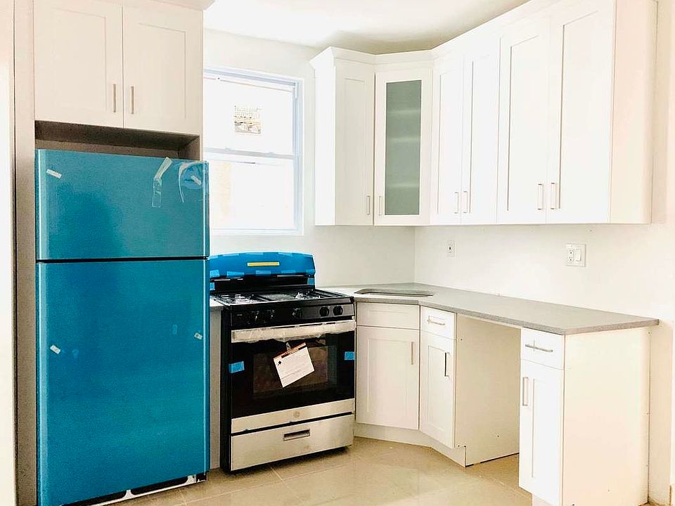 1st image of 111-18 Farmers Blvd #2