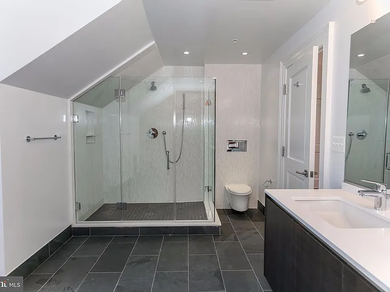 3009 M St NW #2 — Photo 23
