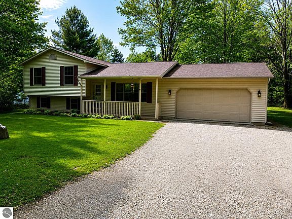 2nd image of 9219 Blackburn Dr