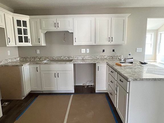 3rd image of 403 Crown Hill Dr