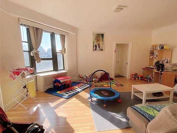 5th image of 147-37 Beech Ave #3A