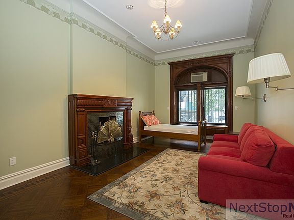 3rd image of 129 W 80th St APT 1