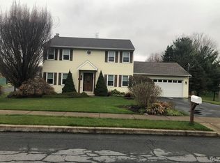 2500 Bonnie Ln, Easton, PA 18045