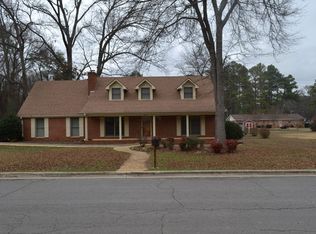 502 Oak Hill Ave, Sheffield, AL 35660