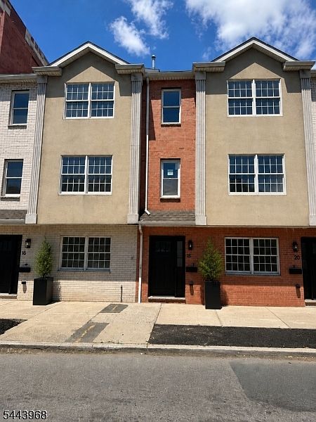 1st image of 16 E Kinney St