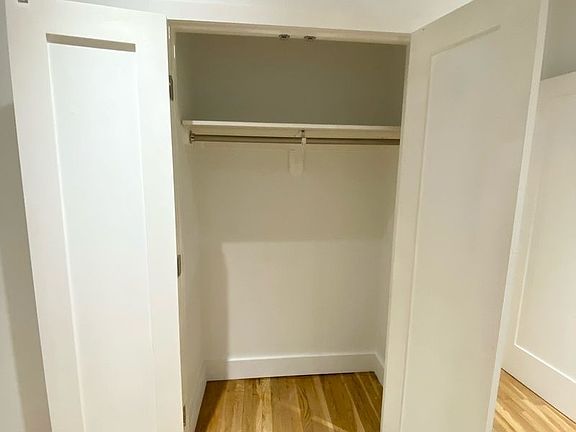 5th image of 229 E 53rd St #2WR