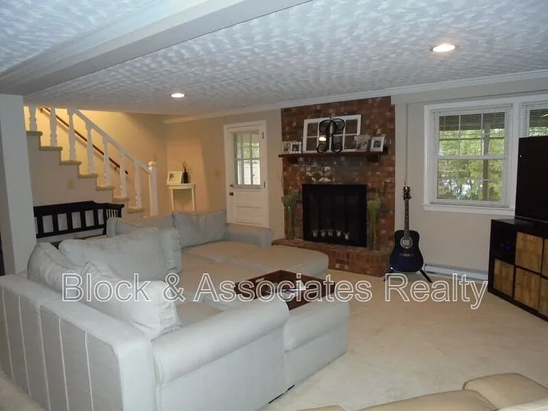 2314 Dover Pl — Photo 19
