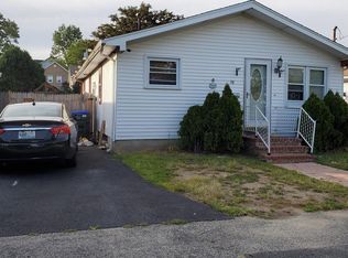 98 Lancashire St, Providence, RI 02904