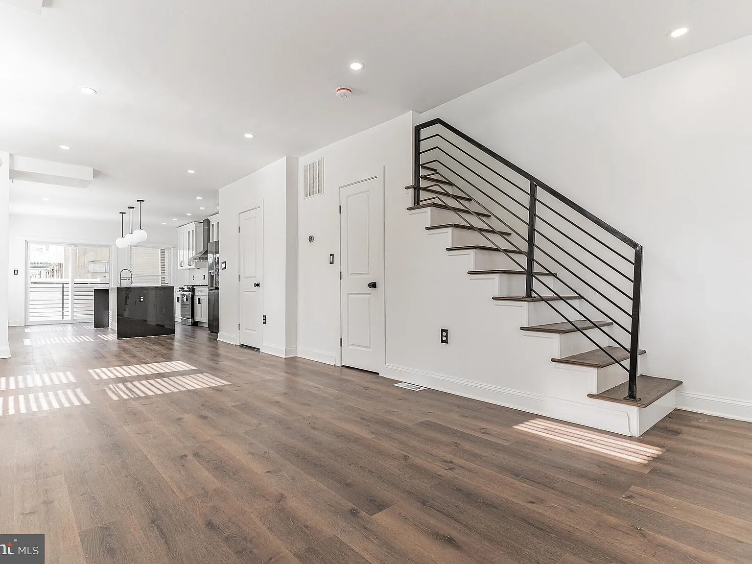 Row House — Photo 2