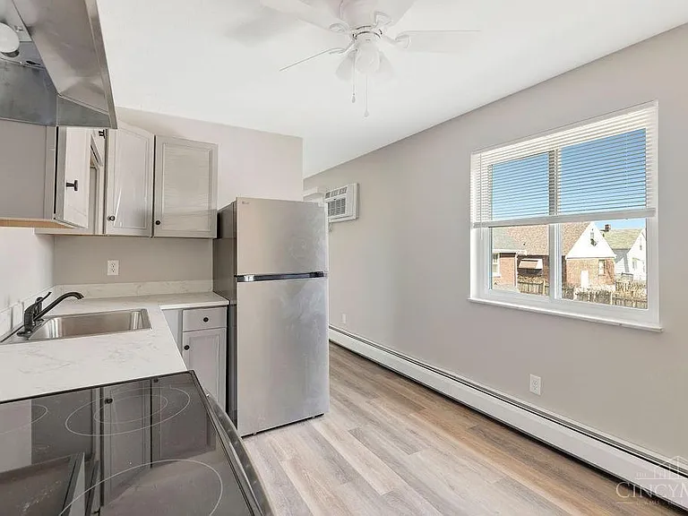 2455 Montana Ave #5 — Photo 6