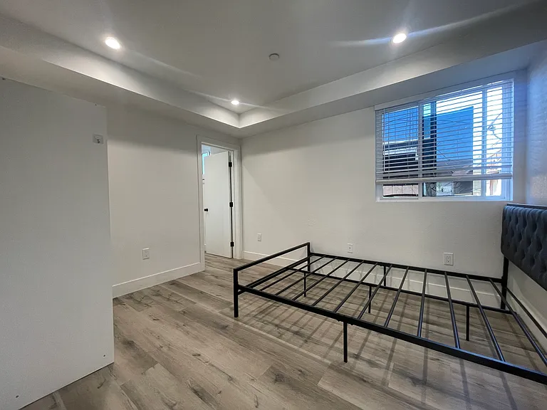 1532 W 37th St #1530 — Photo 11