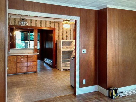 2nd image of 17-17 Arch Ave #19