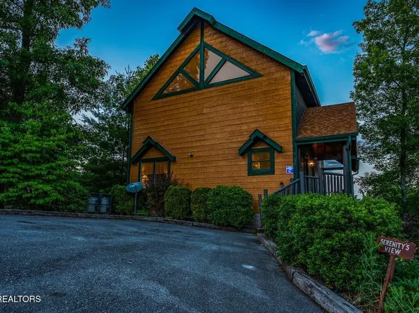 2839 Cedar Falls Way, Pigeon Forge, TN 37862