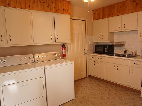 2nd image of 1820 E Pearl Ave