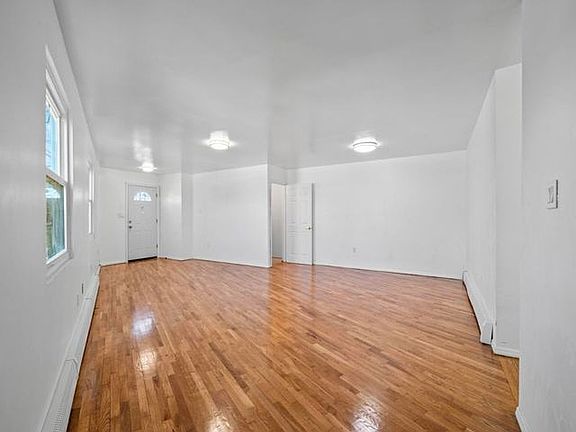 4th image of 14014 Charles Ln