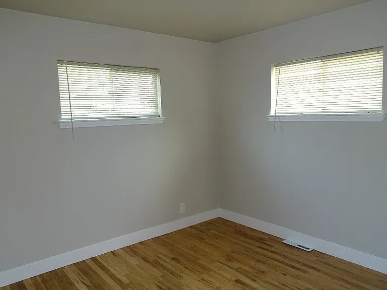 304 Baker Dr — Photo 8