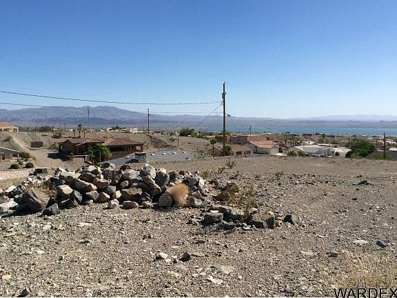 3rd image of 2950 Crater Dr