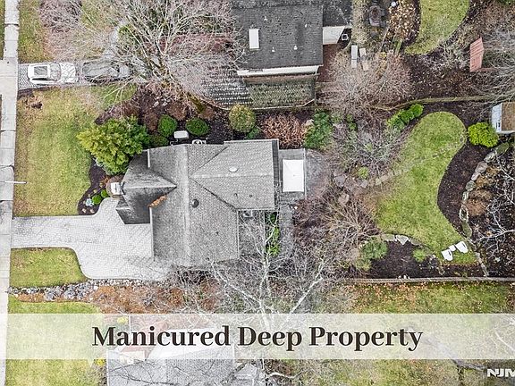 2nd image of 446 Upper Blvd