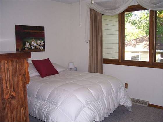 2nd image of 1012 Park St