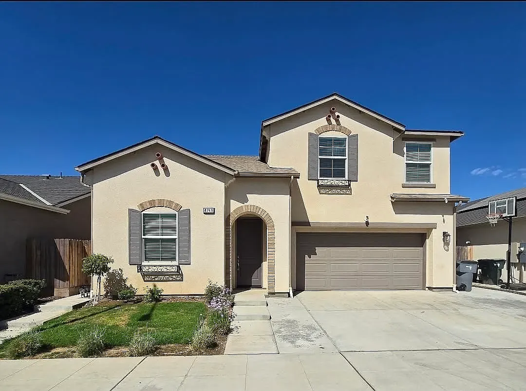 4 bed, 1894 sqft, $2,650 — Photo 1