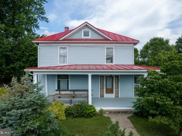 6247 Main St, Mount Jackson, VA 22842