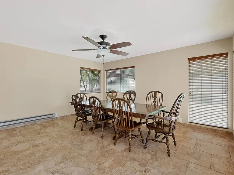 5612 Chelwood Park Blvd NE — Photo 15