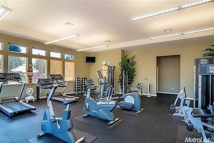 1360 Shady Ln #331 — Photo 3