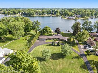 1444 S Hughes Rd, Howell, MI 48843