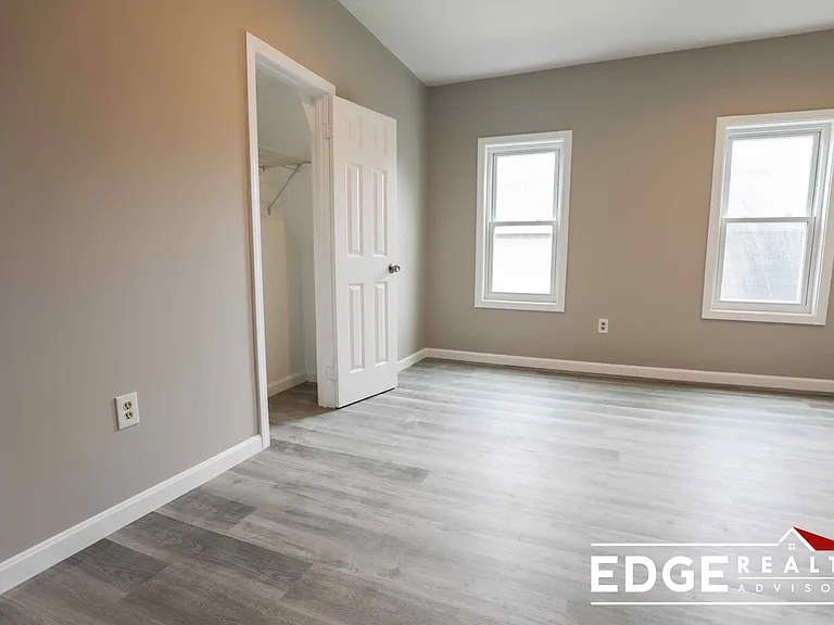 66 Quint Ave #2 — Photo 9
