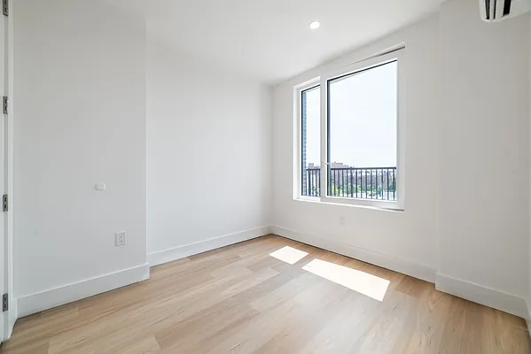 Rented by Key City Capital Inc | media 30