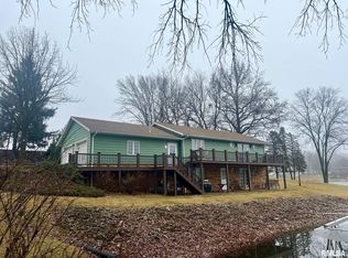 511 Juniper Dr, Petersburg, IL 62675