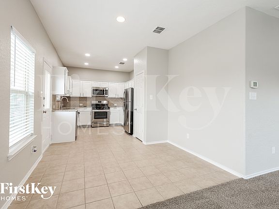 5th image of 3003 Candleside Dr