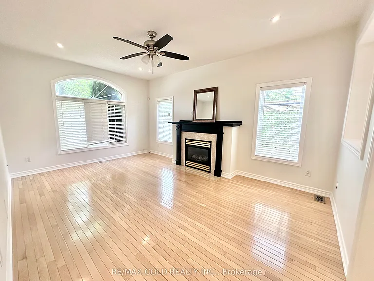 2293 Baronwood Dr — Photo 12