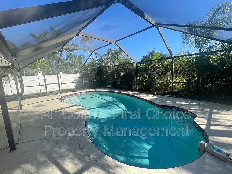 12733 Gorda Cir E — Photo 18