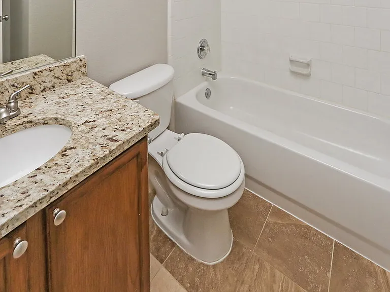 230 Westminster Dr — Photo 15