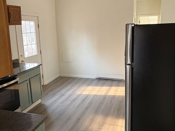 4th image of 19 Kelley Sq #3