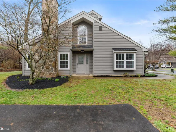 21 A Andover Cir, Princeton, NJ 08540