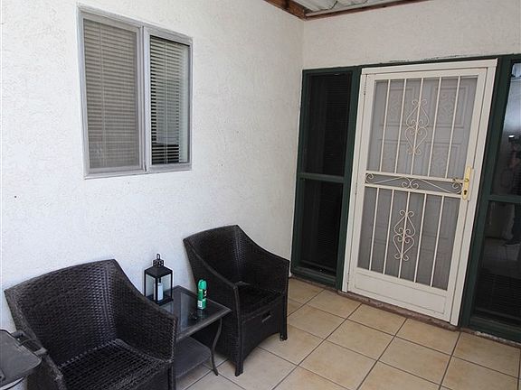 2nd image of 3140 S Winsor Ave APT 11