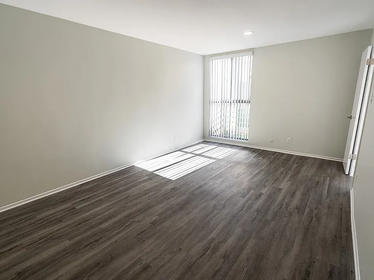 115 North Wetherly Drive — Photo 8